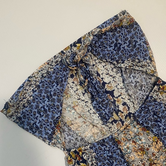 Hallelu Boutique - Strapless Navy Floral Jumpsuit with Tie Back/Leg Slits - L - Picture 6 of 10